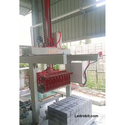 PLC Terkontrol Pelletizing Robot Arm Pempek Payout Dengan Keamanan